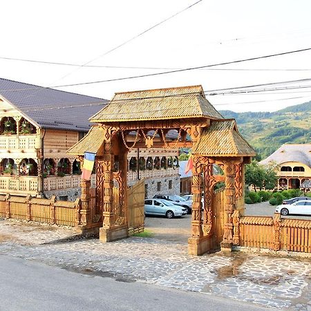 Pensiunea Sub Cetate La Matei Onceşti Extérieur photo