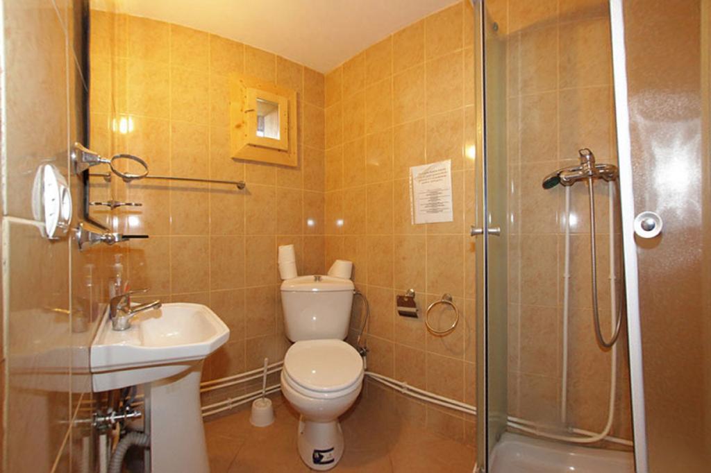 Pensiunea Sub Cetate La Matei Onceşti Chambre photo